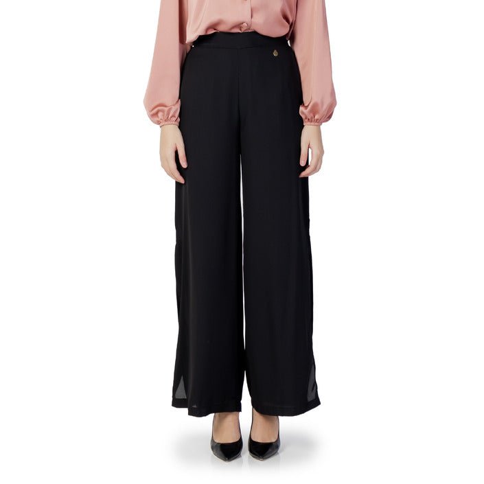Akè Women Trousers - Fizigo